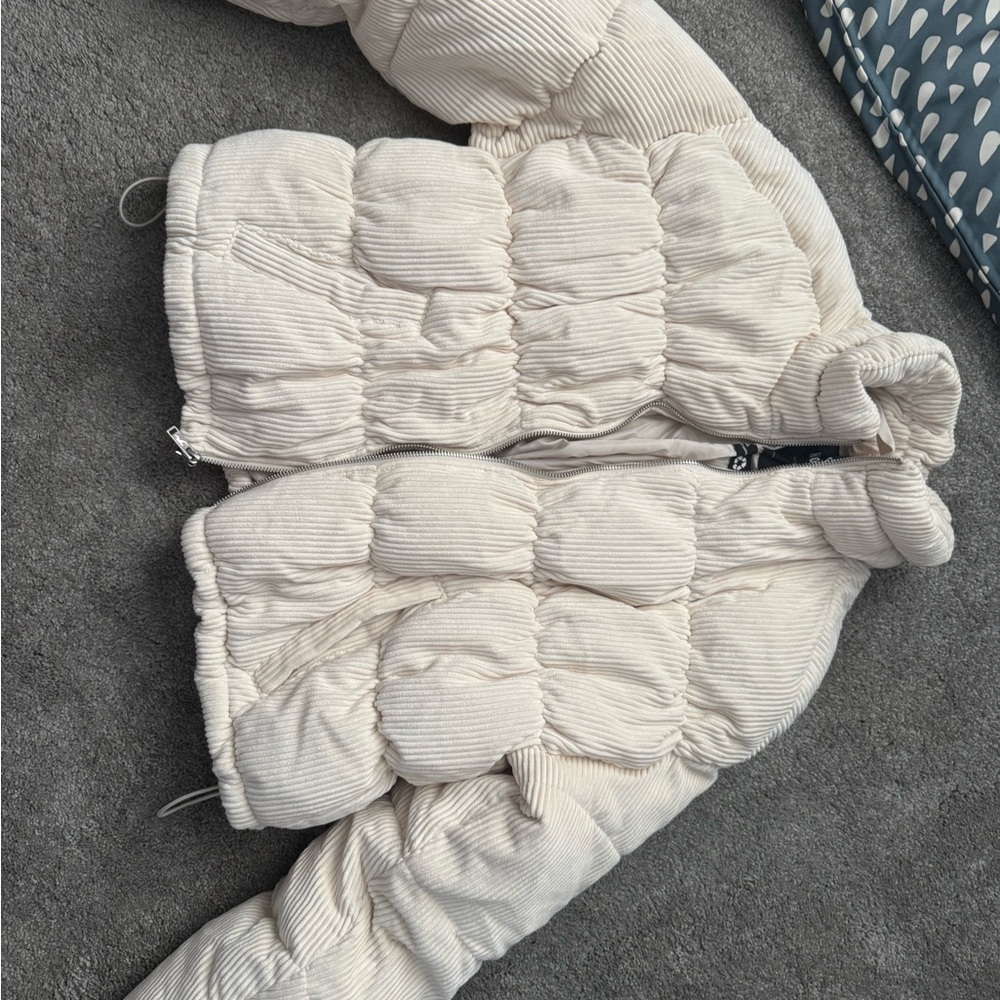 Hollister Cream Puffer Jacket